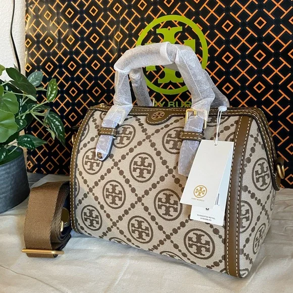 New,✨ T monogram jacquard duffle bag - Picture 1 of 16